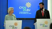 La présidente de la Commission européenne, Ursula von der Leyen, et le président syrien,  Ahmad al-Chareh, en conférence de presse à l'issue d'une session de travail du Conseil européen et des partenaires régionaux, lors d'une réunion informelle à Nicosie, le 24 avril 2026 à Chypre