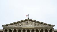 La commission des Finances de l'Assemblée nationale commence lundi à examiner le projet de budget de l'Etat pour 2026, dans un climat d'antagonisme politique exacerbé et des délais contraints