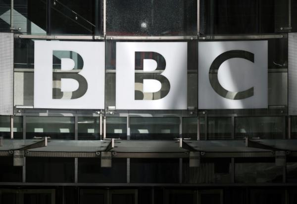 La BBC a perdu plus d'1,47 milliard d'euros de revenus sur la seule année 2024-2025, en raison de la fraude à la redevance et du recul du nombre de téléspectateurs