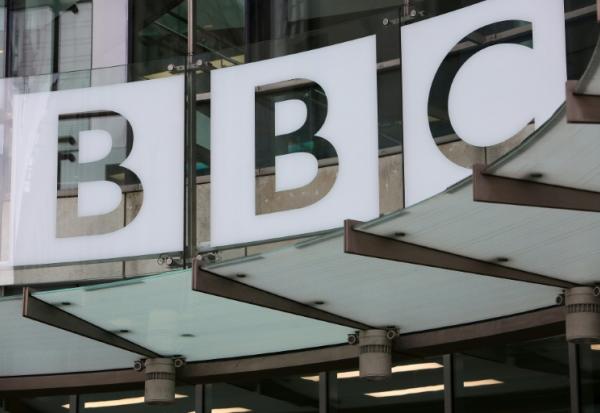 Le régulateur britannique des médias a estimé vendredi que la BBC avait "enfreint les règles de diffusion" avec un reportage à Gaza dans lequel le narrateur principal, un enfant, était le fils d'un haut responsable du Hamas