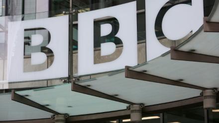 Le régulateur britannique des médias a estimé vendredi que la BBC avait "enfreint les règles de diffusion" avec un reportage à Gaza dans lequel le narrateur principal, un enfant, était le fils d'un haut responsable du Hamas