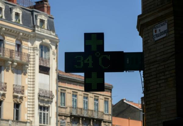 La canicule s'installe jeudi sur une large partie de la France, de Paris au centre-est, avec des températures s'approchant de plus en plus des 40°C