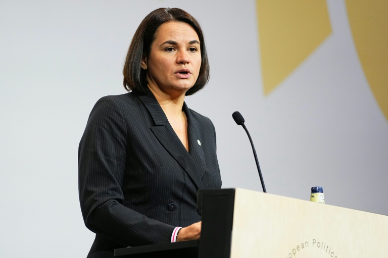 La cheffe de l'opposition bélarusse en exil Svetlana Tikhanovskaïa le 2 octobre 2025 lors d'une conférence à Copenhague
