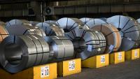 Des bobines d'acier dans l'usine Thyssenkrupp de Duisburg, en Allemagne, le 20 mars 2025