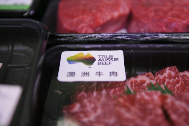 La Chine a annoncé mercredi l'imposition, à partir du 1er janvier et pour trois ans, de droits de douane supplémentaires de 55% sur les importations de viande de bœuf du Brésil, d'Australie et des Etats-Unis, au-delà d'un certain quota.