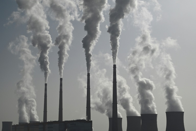 Les petits pays réclament aussi le paiement de réparations aux pollueurs historiques, une demande inacceptable pour la plupart des pays riches