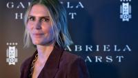 La créatrice de mode américano-uruguayenne Gabriela Hearst pose pour une photo avant la présentation des tenues officielles de l'équipe nationale de football d'Uruguay pour la Coupe du monde 2026, au stade Centenario de Montevideo, le 2 juin 2026
