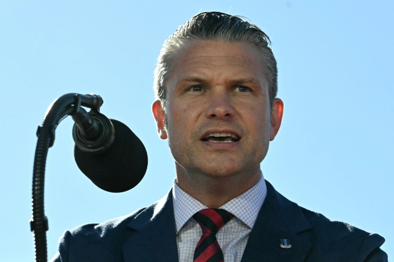 Le ministre américain de la Défense Pete Hegseth à Sparrows Point, le 6 octobre 2026 dans le Maryland