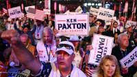 Des militants durant un discours de Ken Paxton à Dallas, au Texas le 9  septembre 2026
