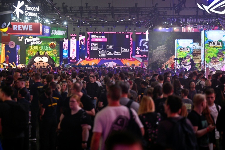 Dans un hall de la Gamescom, plus grand salon européen du jeu vidéo, le 27 août 2026 à Cologne