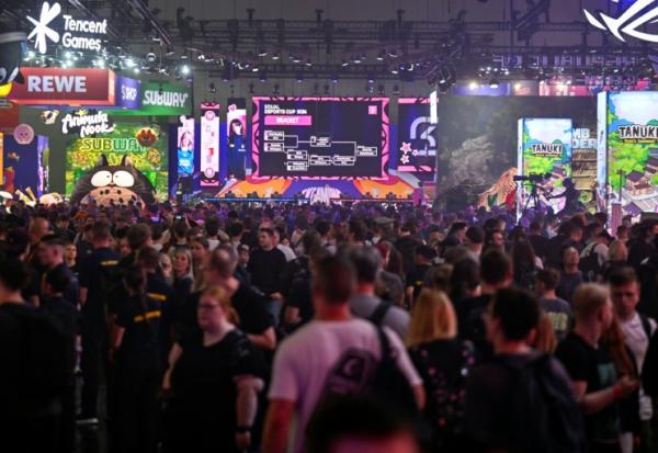 Dans un hall de la Gamescom, plus grand salon européen du jeu vidéo, le 27 août 2026 à Cologne