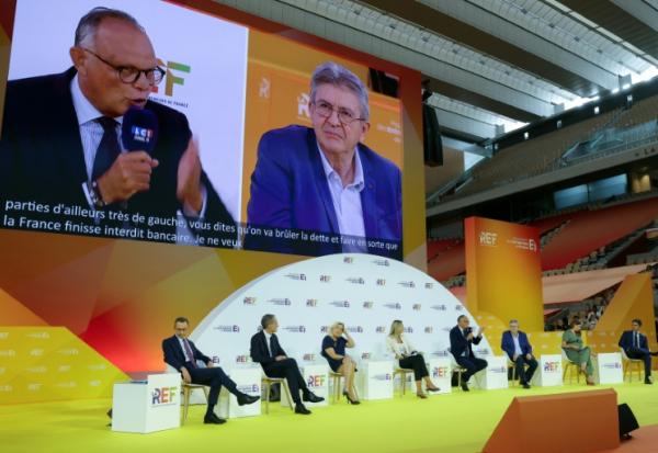Les principaux candidats à l'élection présidentielle passent un grand oral devant des chefs d'entreprises, à Paris le 27 août 2026