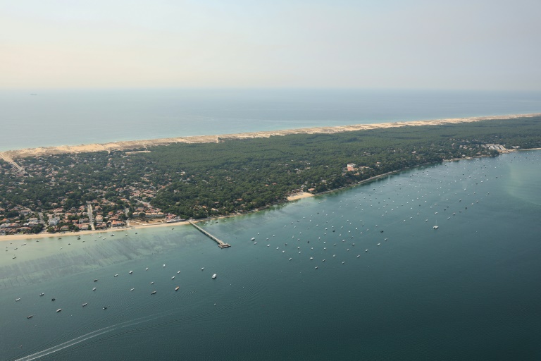 Vue aérienne de la jetée Bélisaire à Lège-Cap-Ferret, dans le bassin d'Arcachon (sud-ouest), le 24 juillet 2026