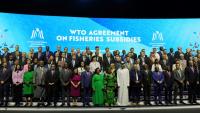 Photo de famille des participants à la réunion ministérielle de l'OMC, le 26 février 2024 à Abou Dhabi 