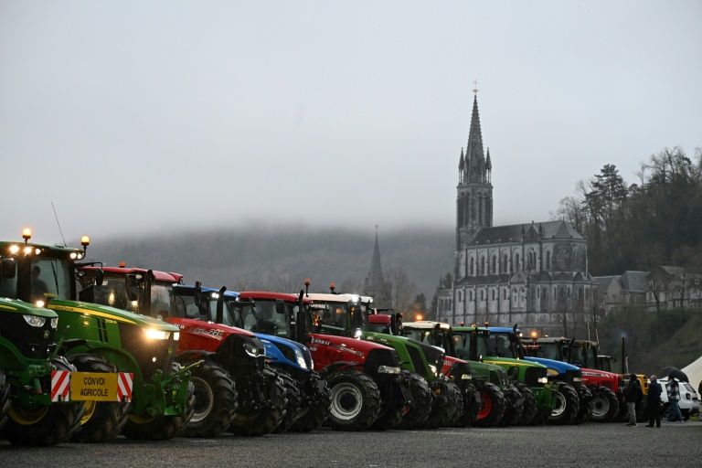 Mobilisation d'agriculteurs à Lourdes dans les Hautes Pyrénées le 21 décembre 2025