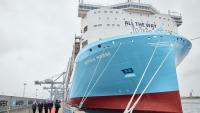 Le "Laura Maersk", premier porte-conteneur du géant danois du transport maritime Maersk à naviguer au e-méthanol, lors de son baptême, dans le port d'Aarhus au Danemark, le 9 août 2024
