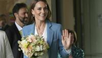 La princesse de Galles Kate salue la foule à la sortie du Centre international Loris Malaguzzi, à Reggio Emilia, le 13 mai 2026, lors d'un voyage de deux jours en Italie