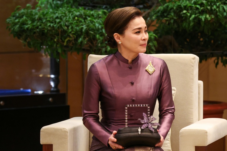 La reine Suthida de Thaïlande, à Hanoi au Vietnam le 15 septembre 2026