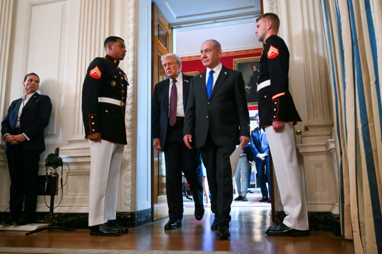 Le président américain Donald Trump accueille le Premier ministre israélien Benjamin Netanyahu à la Maison Blanche à Washington, le 29 septembre 2025
