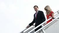 Le secrétaire d'Etat américain et son épouse Jeanette Dousdebes Rubio arrivent à Manille le 21 juillet 2026