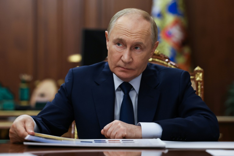 Le président russe Vladimir Poutine lors d'une réunion au Kremlin, le 23 septembre 2025 à Moscou