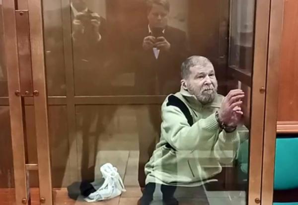 Image tirée d'une séquence fournie par le service de presse du tribunal municipal de Moscou, le 7 octobre 2024, montrant l'Américain Stephen Hubbard, accusé d'avoir combattu en tant que mercenaire pour l'Ukraine, lors d'une audience consacrée à son verdict, à Moscou