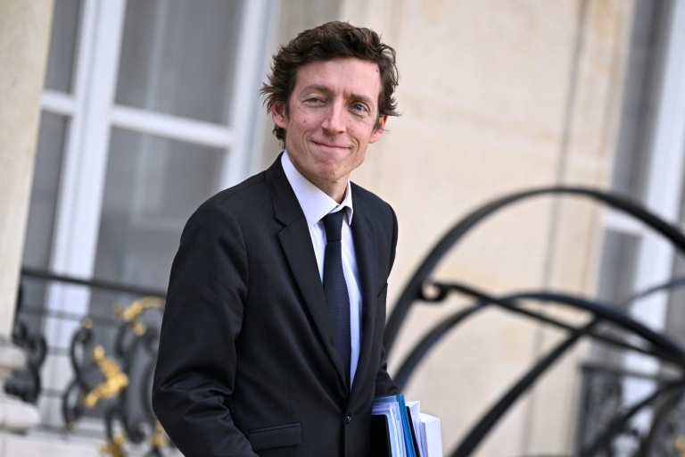 Le nouveau ministre de l'Education nationale Edouard Geffray à la sortie du Conseil des ministres à l'Elysée, le 14 octobre 2025 à Paris