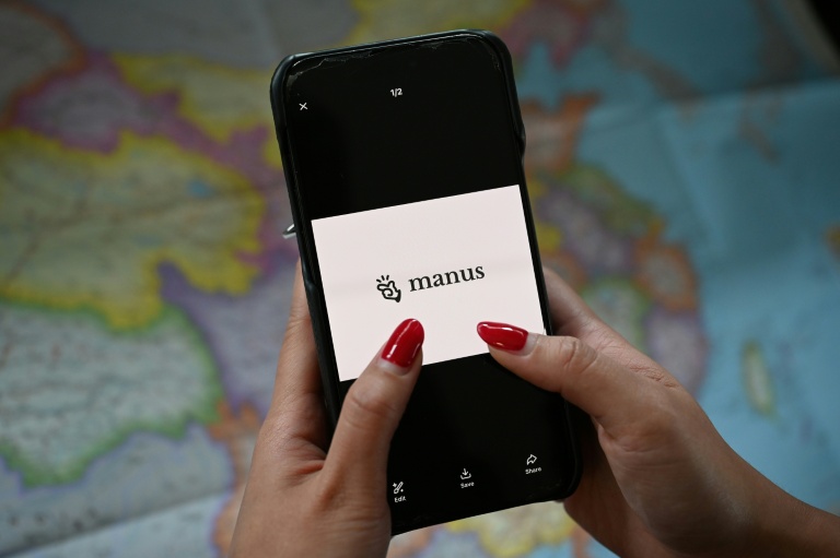 Logo Manus, sur un téléphone mobile, à Pékin le 28 avril 2026.
