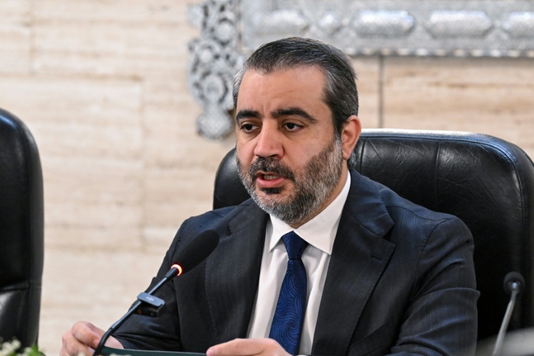 Le ministre syrien des Affaires étrangères, Asaad al-Chaibani s'exprime durant une visite du secrétaire général de l'ONU au palais Tishreen, à Damas, la capitale syrienne, le 25 juillet 2026