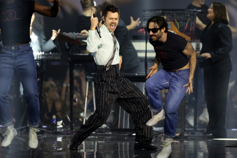Le chanteur britannique Harry Styles sur la scène lors des BRIT Awards à Manchester, le 28 février 2026