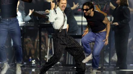 Le chanteur britannique Harry Styles sur la scène lors des BRIT Awards à Manchester, le 28 février 2026