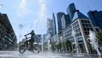 Un cycliste à Francfort le 26 juin 2026