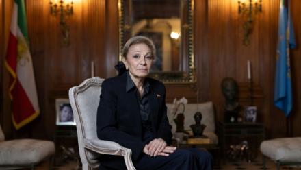 La veuve de l'ex-chah d'Iran, Farah Pahlavi, chez elle à Paris le 20 janvier 2026