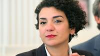 Lamia El Aaraje, alors conseillère municipale du 20e arrondissement de Paris, lors d'une conférence de presse à Paris, le 25 avril 2025