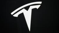 Le groupe américain Tesla, spécialiste des véhicules électriques, a subi une chute de 37% de son bénéfice net au troisième trimestre à 1,37 milliard de dollars, plombé par une hausse des dépenses opérationnelles et par les droits de douane