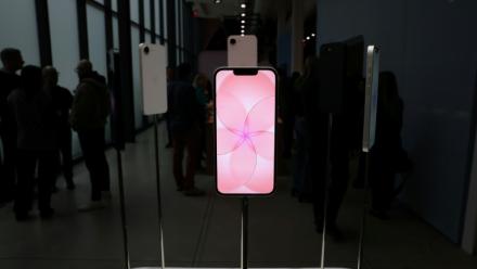 Un iPhone 17e à New York (Etats-Unis), le 4 mars 2026 