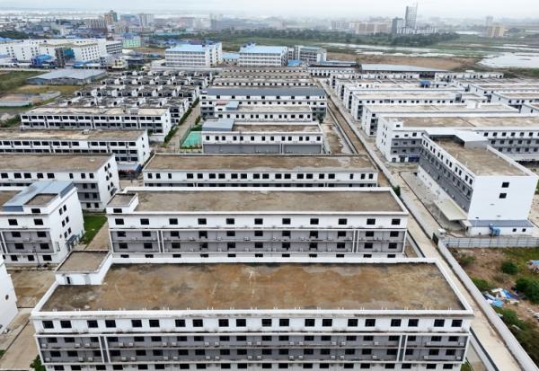 Un complexe fermé dédié à des escroqueries en ligne, géré par Jin Zi Hui Property Management,au Cambodge, le 22 septembre 2026