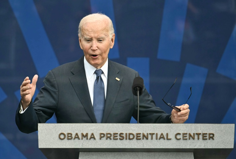 L'ancien président américain Joe Biden s'exprime lors de l'inauguration du Centre présidentiel Barack Obama à Chicago, dans l'Illinois, le 18 juin 2026