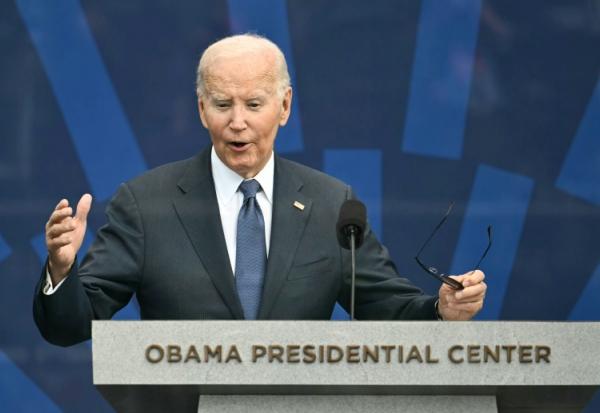 L'ancien président américain Joe Biden s'exprime lors de l'inauguration du Centre présidentiel Barack Obama à Chicago, dans l'Illinois, le 18 juin 2026