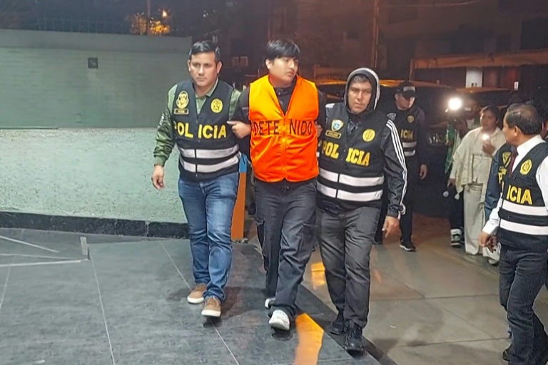 Capture vidéo de l'interpellation à Lima au Pérou le 30 septembre 2025 du commanditaire présumé du meurtre de trois jeunes femmes en Argentine