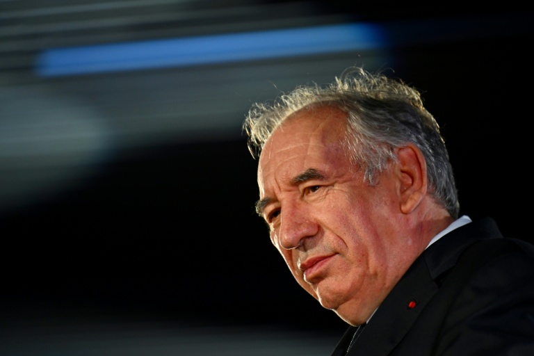 François Bayrou, maire sortant de Pau et candidat du Moem à sa réélection, lors d'un meeting de campagne, le 12 mars 2026 à Pau, dans les Pyrénées-Atlantiques