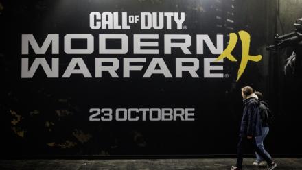 Une affiche "Call of Duty : Modern Warfare 4" lors de la soirée de préouverture de la Paris Games Week 2026, le 21 octobre 2026