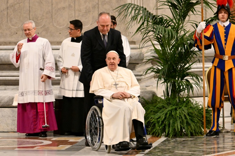 Le pape attendu pour les célébrations de Pâques malgré l'inquiétude sur
