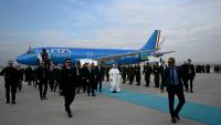 Le pape Léon XIV arrive à l'aéroport international Esenboga d'Ankara le 27 novembre 2025