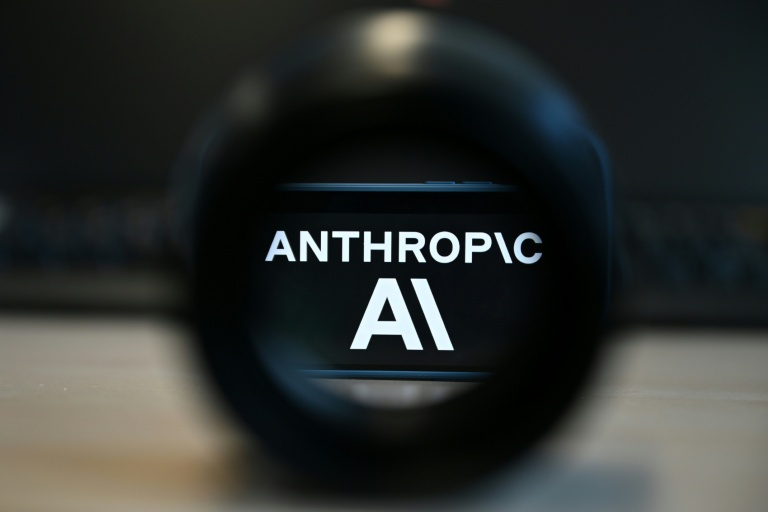 Le patron d'Anthropic, Dario Amodei, a appelé à ralentir la vitesse de développement de l'intelligence artificielle (IA)