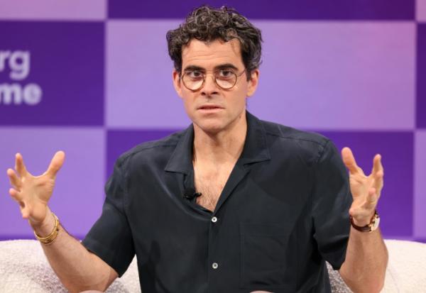 Le patron d'Instagram, Adam Mosseri, lors d'une conférence à Los Angeles le 9 octobre 2025