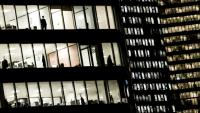 Un immeuble de bureaux à La Défense, près de Paris, le 3 novembre 2020