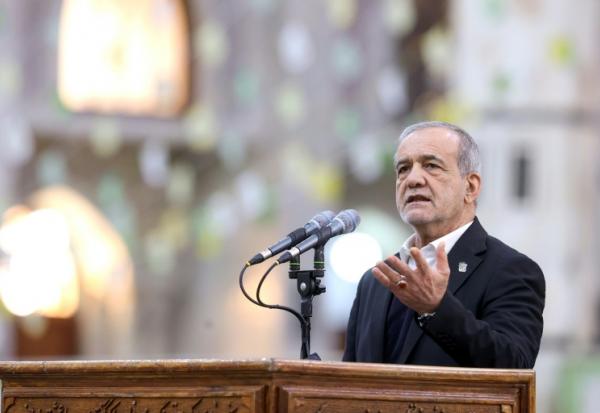 Photo diffusée par la présidence iranienne montrant Le président iranien Massoud Pezeshkian s'adresse aux membres du cabinet à Téhéran, le 31 janvier 2026