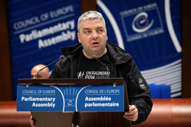 Le journaliste ukrainien Maxime Boutkevitch, à la tribune du Conseil de l'Europe à Strasbourg (France), le 29 septembre 2025
