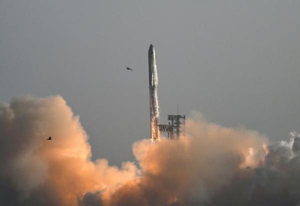 Une fusée de SpaceX décolle de la base de Starbase, au Texas, le 6 mars 2025